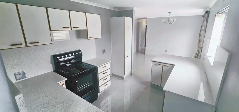 3 Bedroom Property for Sale in Table View Western Cape